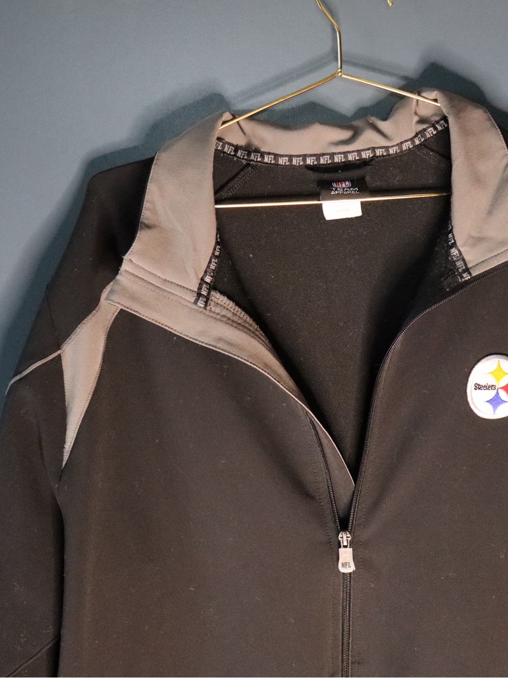 NFL Black and Gray Full Zip Jacket with Steelers Embroidered Logo  | XL
